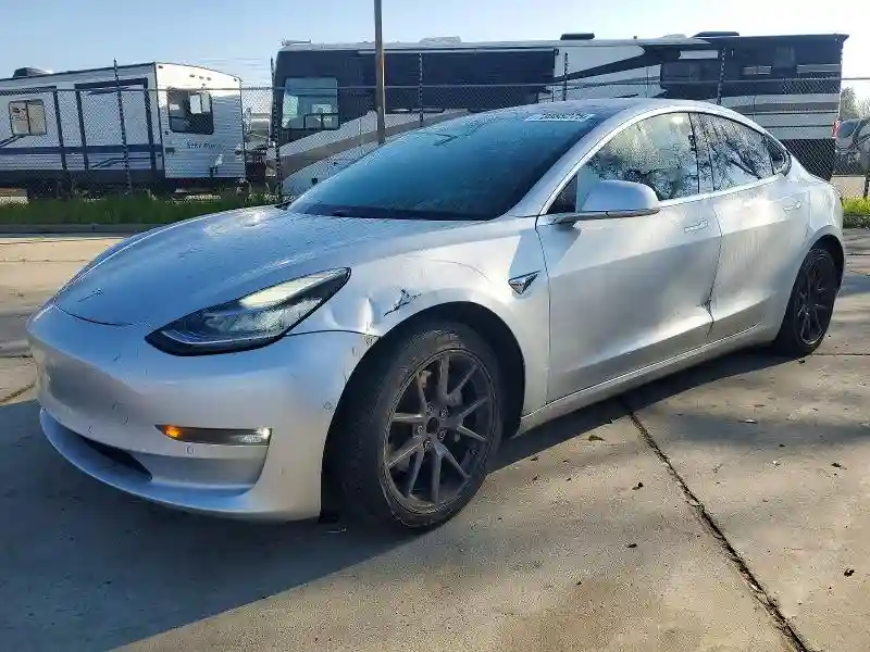 5YJ3E1EA4JF014251 2018 TESLA MODEL 3-0