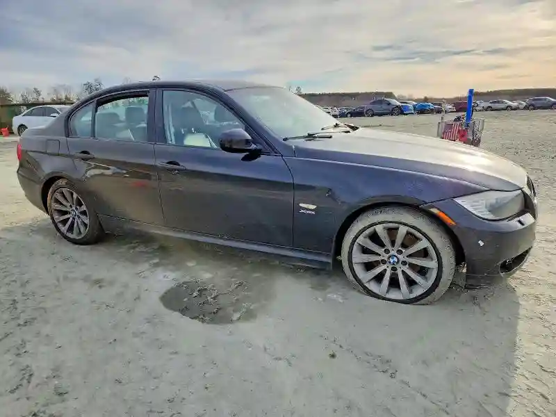 WBAPK5C55BA661739 2011 BMW 3 SERIES-3
