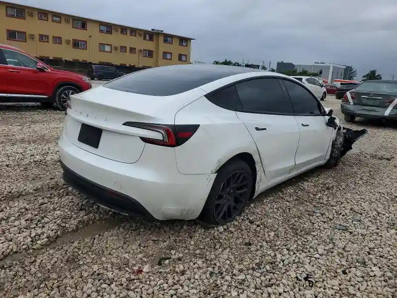 5YJ3E1EA9RF745463 2024 TESLA MODEL 3-2