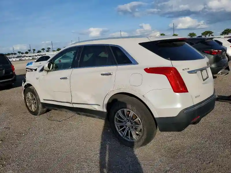 1GYKNCRS8JZ182473 2018 CADILLAC XT5-1