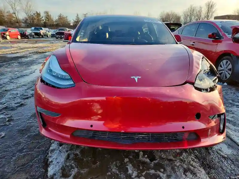5YJ3E1EA4JF032913 2018 TESLA MODEL 3-4