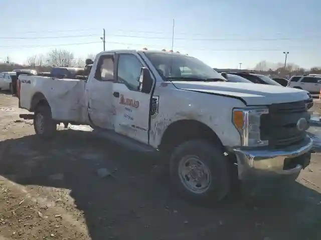 1FT7X2BT1HEE80562 2017 FORD F250-3