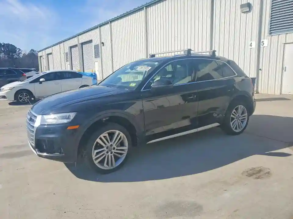 WA1BNAFY0J2087413 2018 AUDI Q5-0