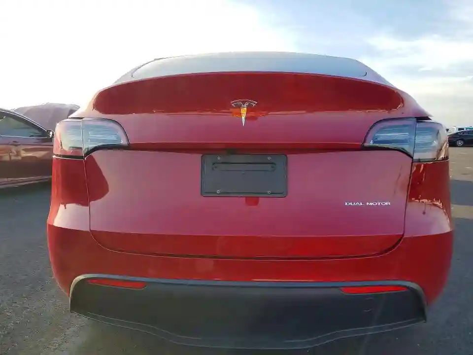 7SAYGAEE5PF830660 2023 TESLA MODEL Y-5