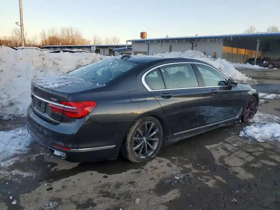 WBA7F2C56JG424465 2018 BMW 7 SERIES-2