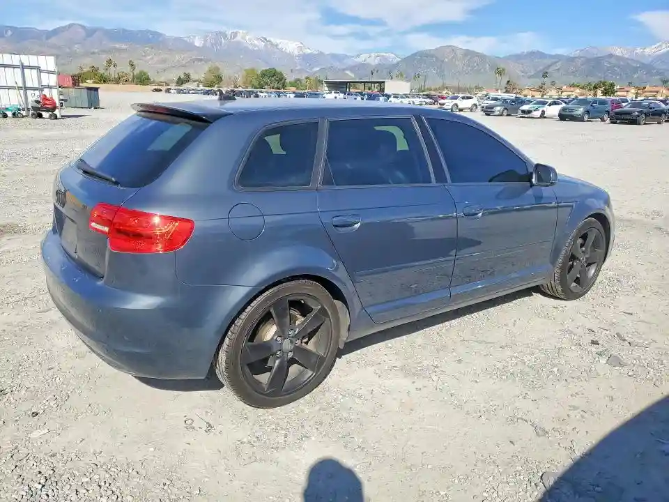 WAUMFAFM9DA033835 2013 AUDI A3-2