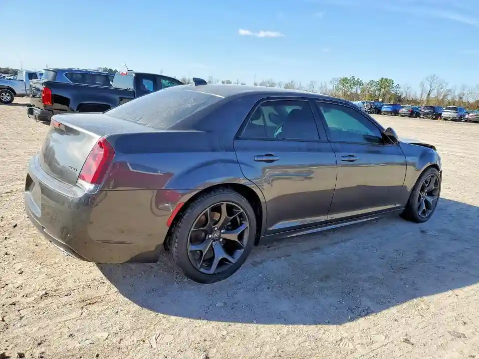 2C3CCAAG2LH201067 2020 CHRYSLER 300-2