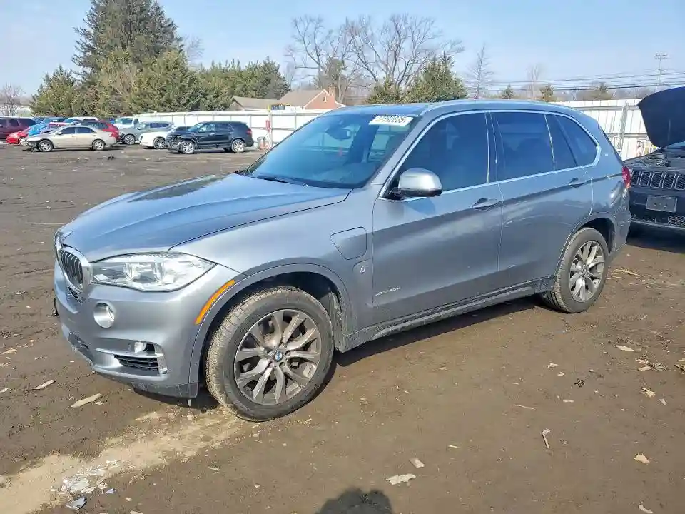 5UXKT0C52J0V99846 2018 BMW X5-0