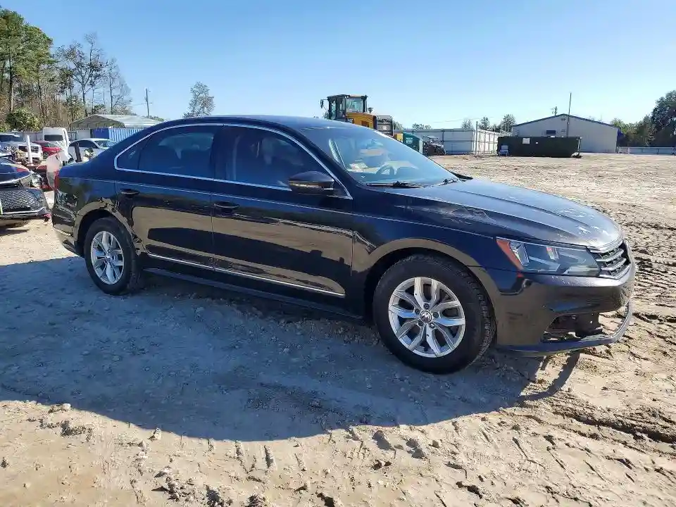 1VWAT7A30HC006918 2017 VOLKSWAGEN PASSAT-3