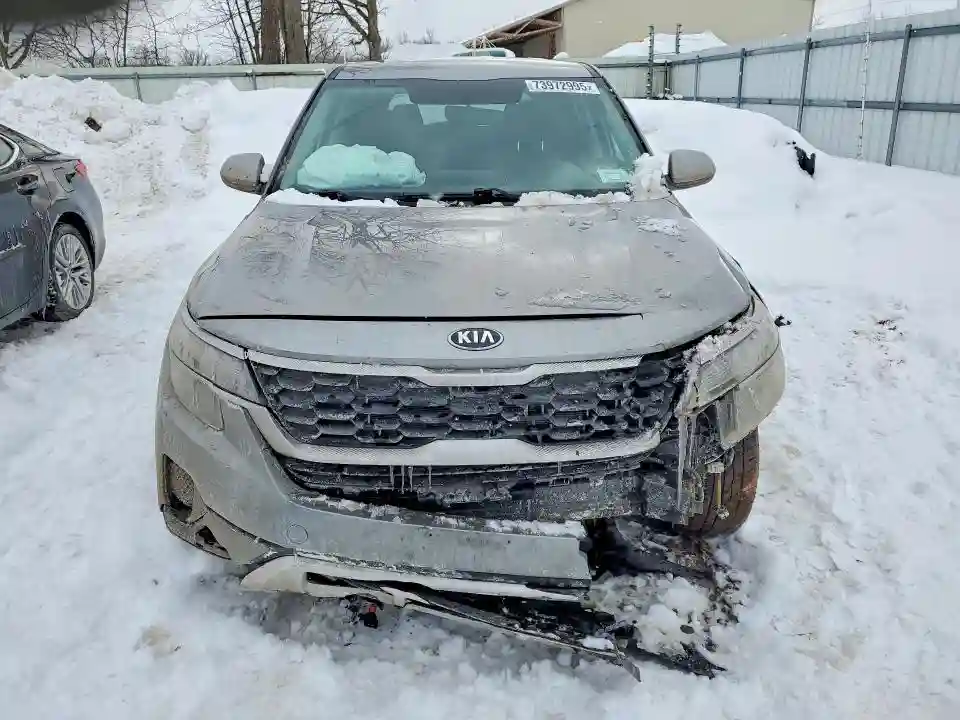 KNDEPCAA1M7060974 2021 KIA SELTOS-4