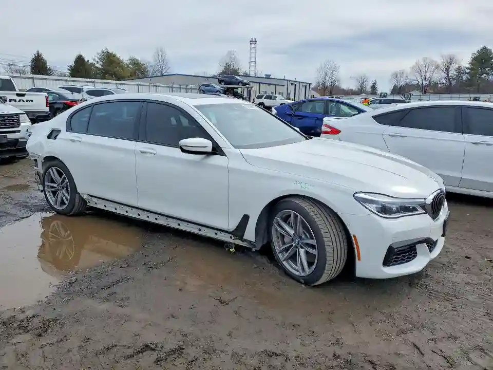 WBA7F2C52HG422139 2017 BMW 750-3