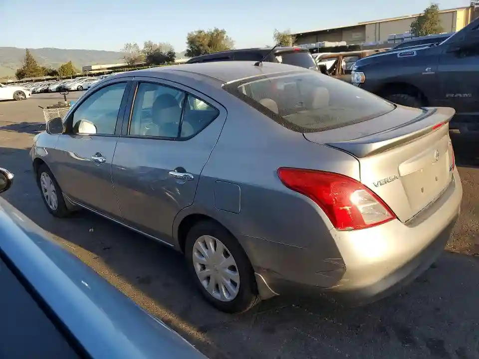 3N1CN7AP1EL863101 2014 NISSAN VERSA-1