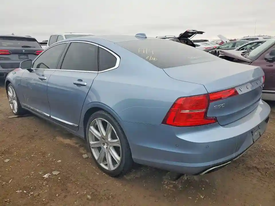 YV1A22ML7H1000995 2017 VOLVO S90-1