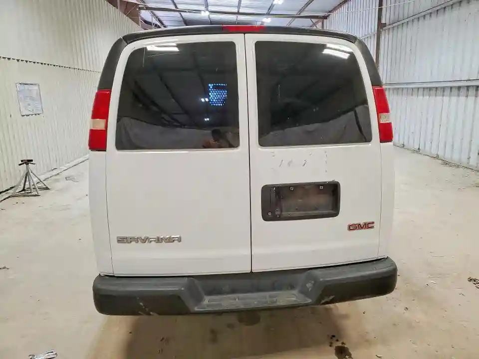 1GTW7AFP7J1332335 2018 GMC SAVANA-5