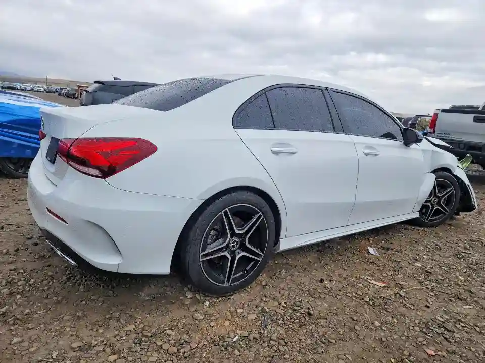 WDD3G4EB5KW022303 2019 MERCEDES-BENZ A-2