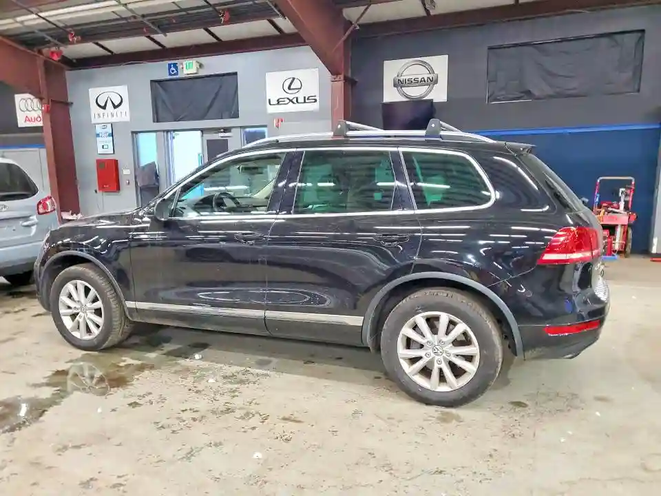 WVGEF9BPXDD002481 2013 VOLKSWAGEN TOUAREG-1