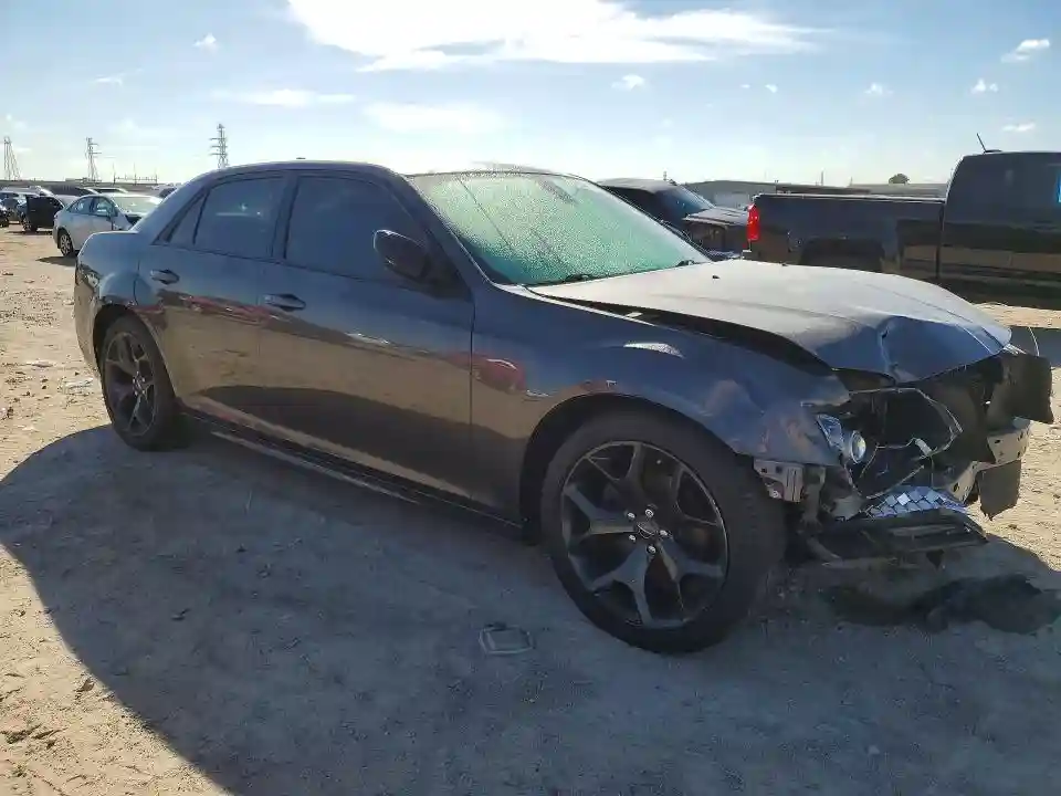 2C3CCAAG2LH201067 2020 CHRYSLER 300-3