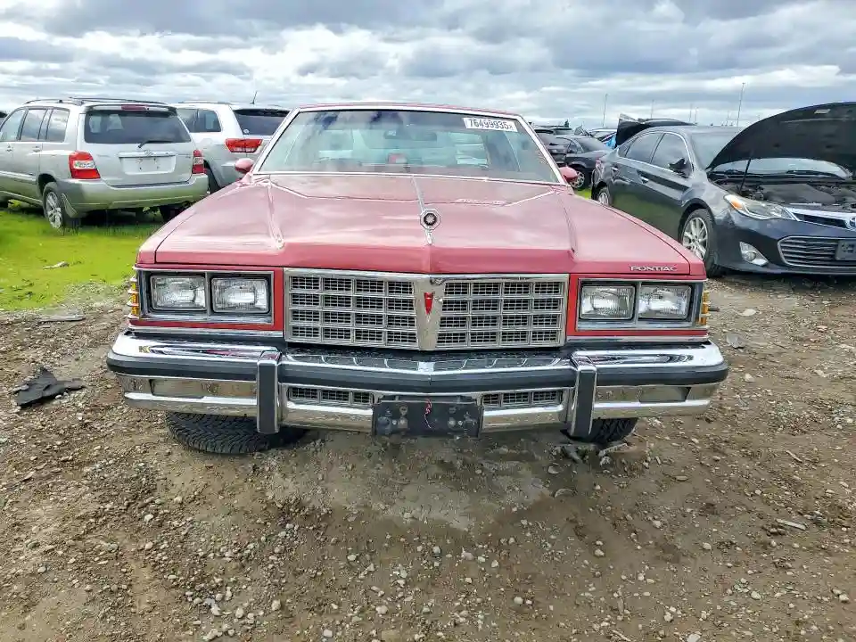 2Q37Z7X137369 1977 PONTIAC BONNEVILLE-4