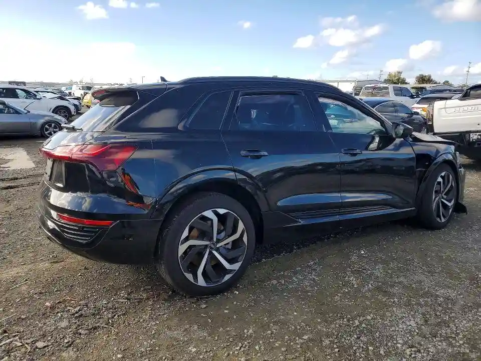 WA15AAGEXRB053858 2024 AUDI Q8 E-TRON-2
