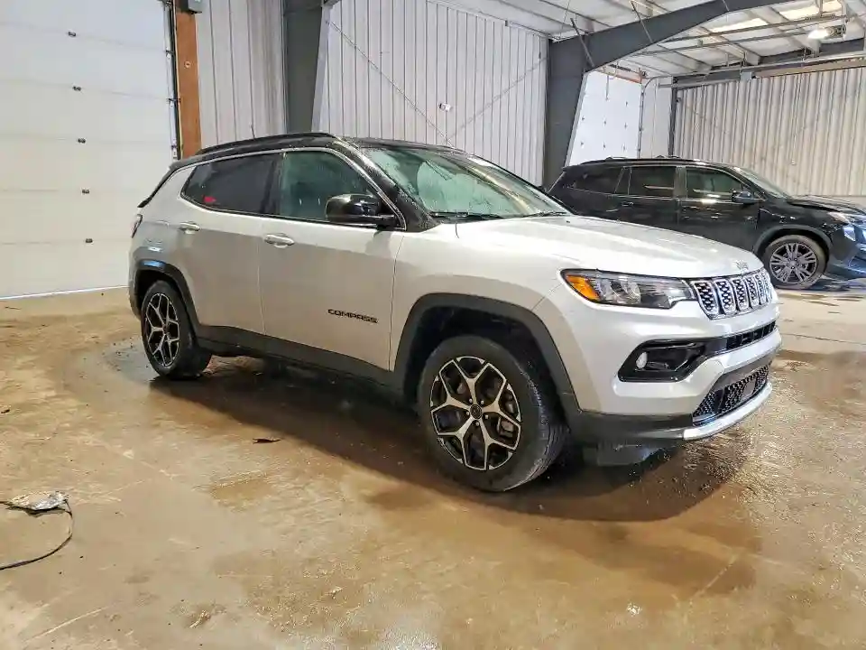 3C4NJDCN7ST533664 2025 JEEP COMPASS-3