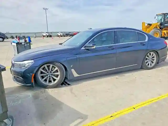WBA7J2C52JB246288 2018 BMW 7 SERIES-0