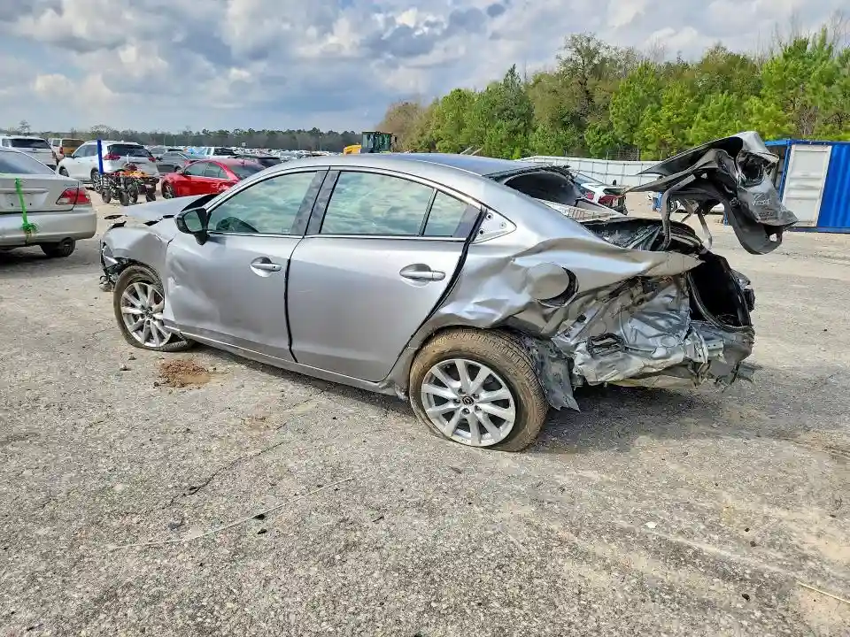 JM1GJ1U51F1211637 2015 MAZDA 6-1