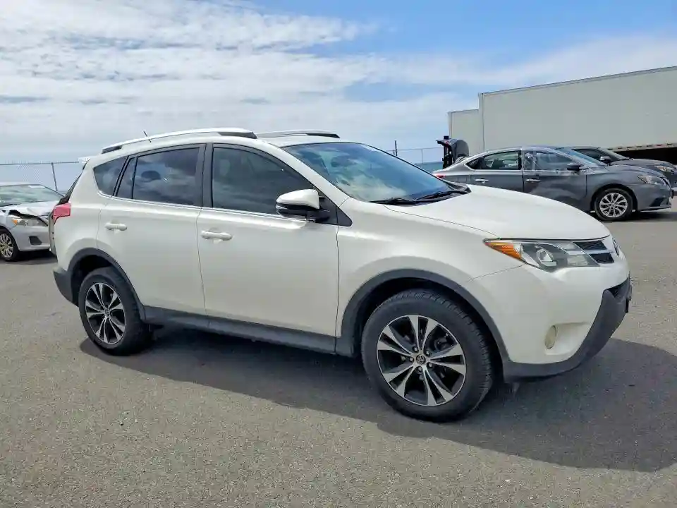 JTMYFREV2FD070742 2015 TOYOTA RAV4-3