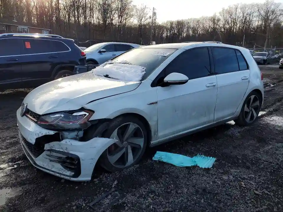 3VW447AU2JM250285 2018 VOLKSWAGEN GTI-0
