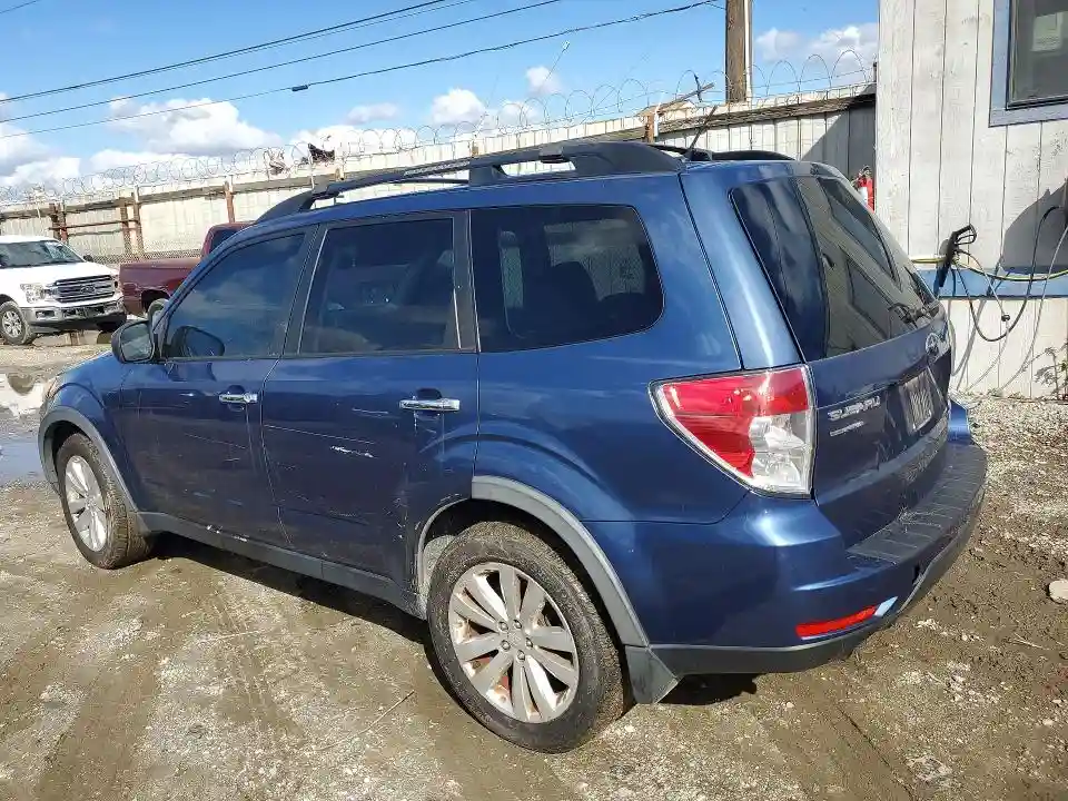 JF2SHADC5BH733579 2011 SUBARU FORESTER-1