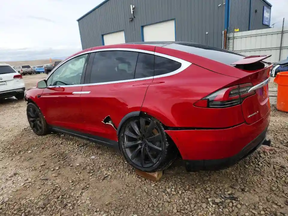 5YJXCBE2XJF113002 2018 TESLA MODEL X-1