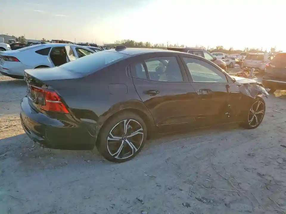 7JRL12TK4RG322231 2024 VOLVO S60 CORE-2