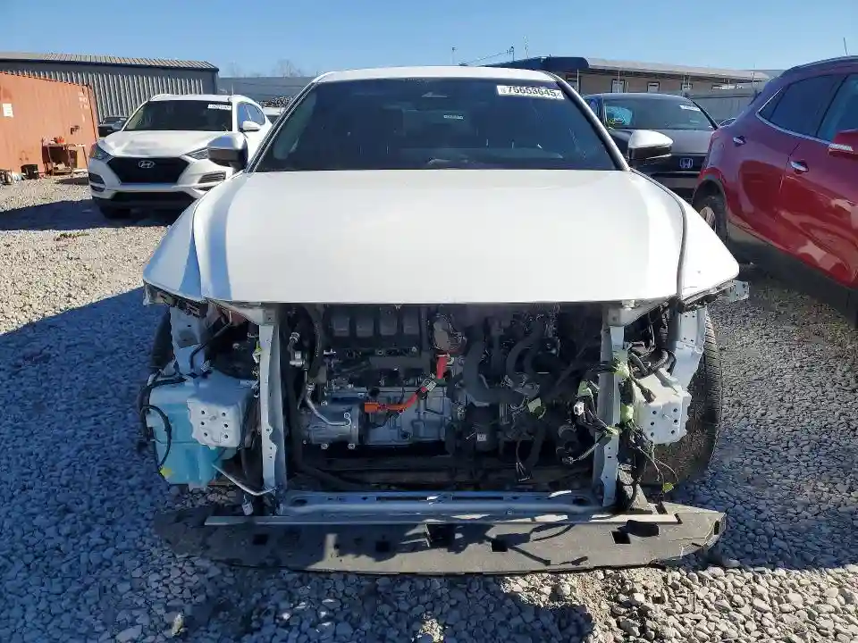 JTDAAAAF8R3018350 2024 TOYOTA CROWN XLE-4