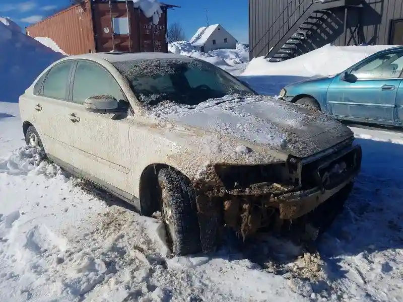 YV1382MSXA2485633 2010 VOLVO S40-3
