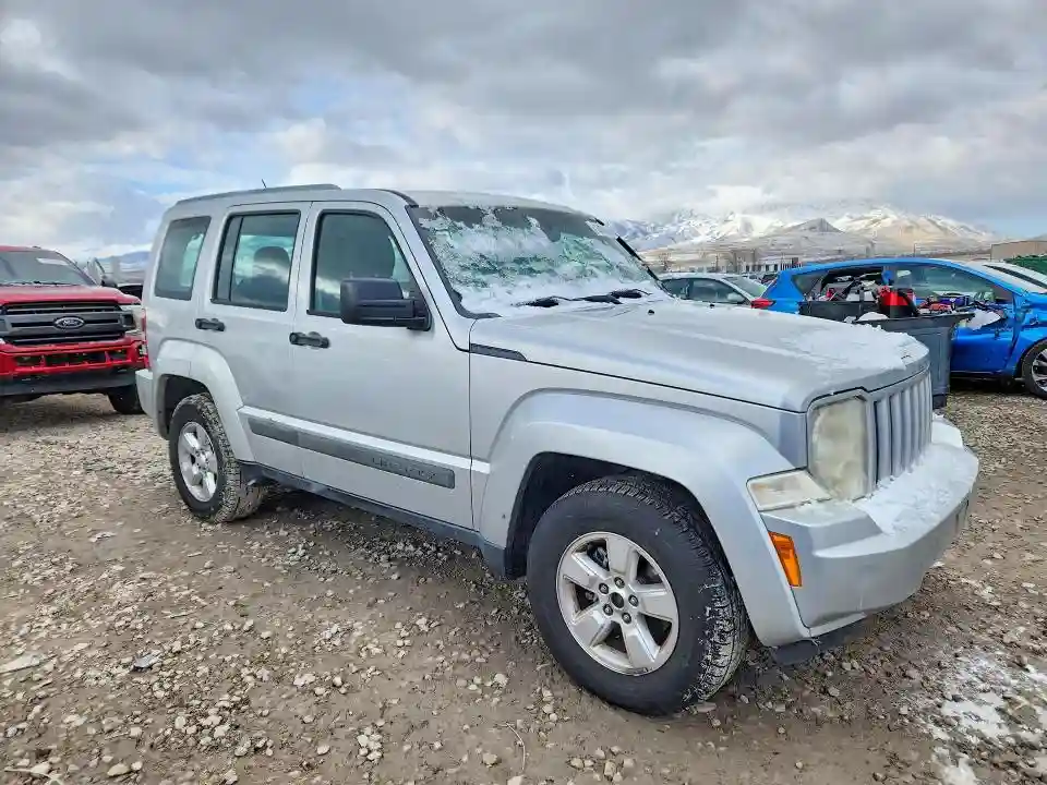 1C4PJMAK1CW136318 2012 JEEP LIBERTY-3