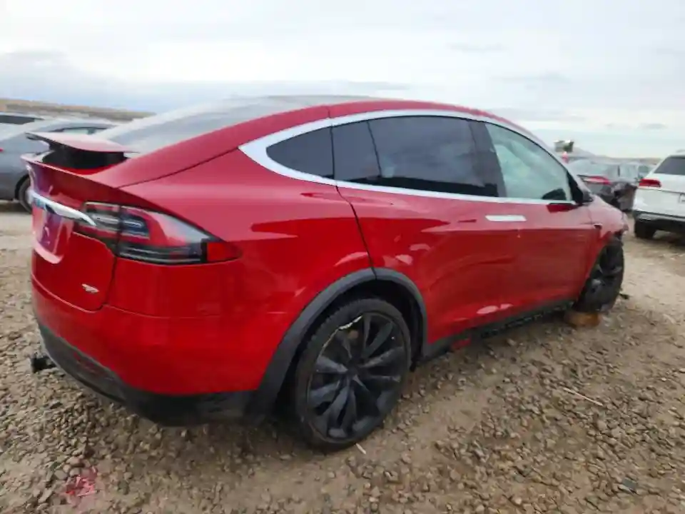 5YJXCBE2XJF113002 2018 TESLA MODEL X-2