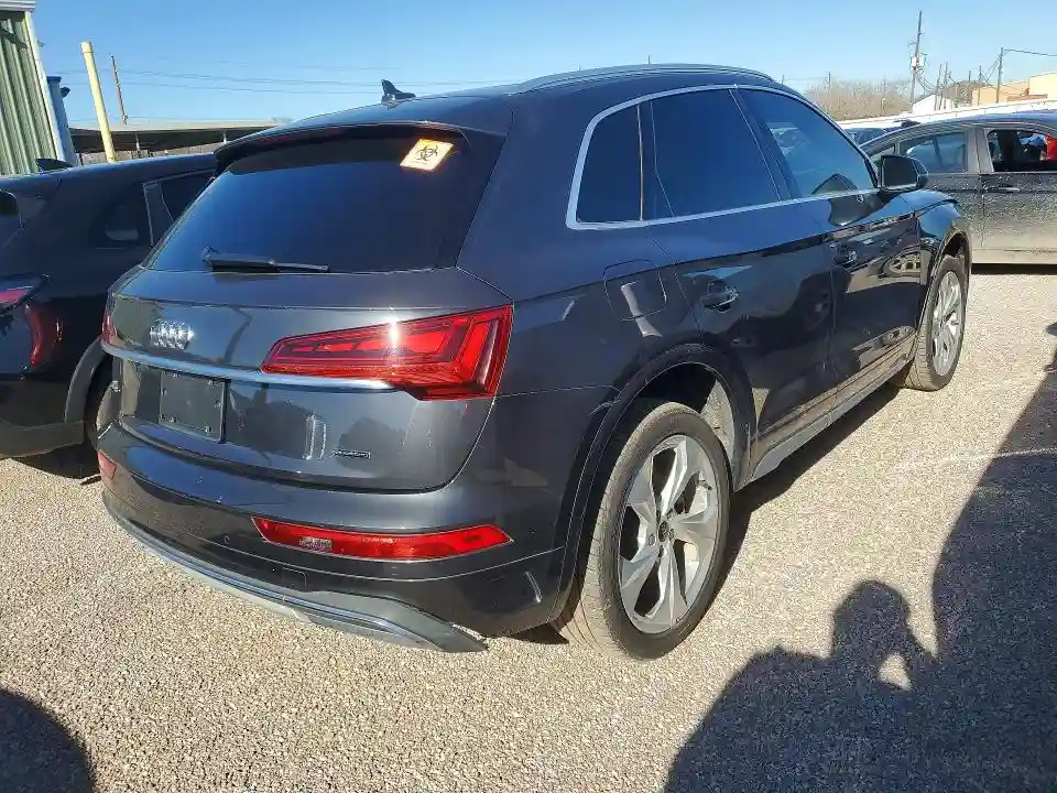 WA1BAAFY4M2010205 2021 AUDI Q5-2