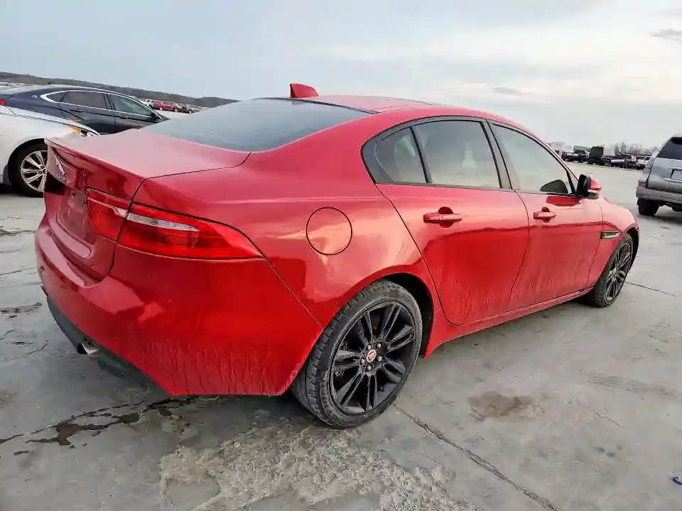 SAJAE4FX6JCP34869 2018 JAGUAR XE-2