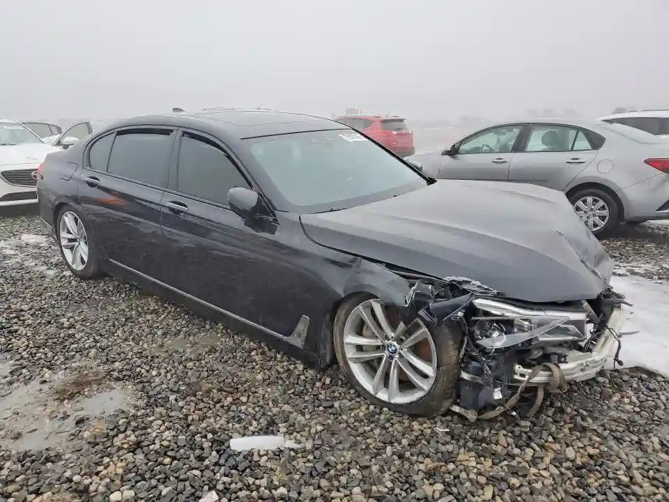 WBA7F2C54JG424075 2018 BMW 7 SERIES-3
