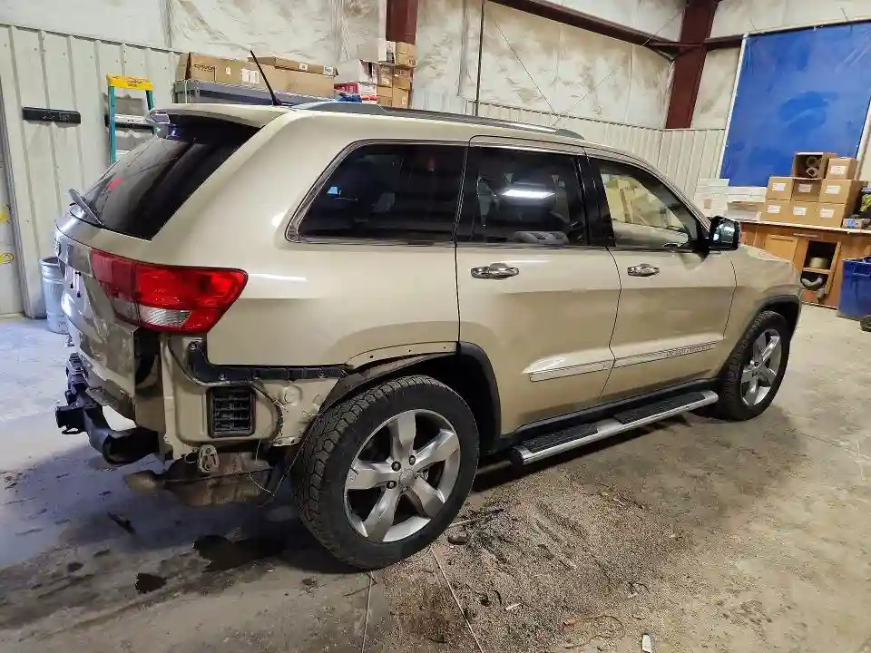 1J4RR6GT4BC620913 2011 JEEP GRAND CHEROKEE-2