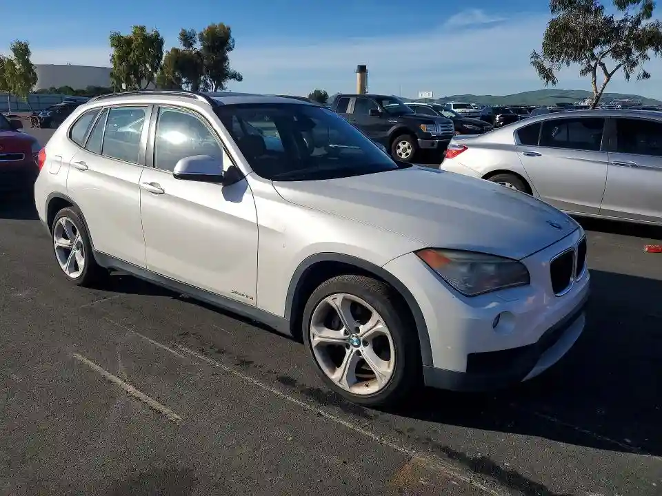 WBAVM5C52DVV91159 2013 BMW X1-3