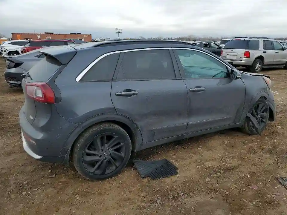 KNDCC3LC1J5149548 2018 KIA NIRO-2
