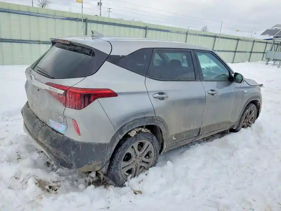 KNDEPCAA1M7060974 2021 KIA SELTOS-2