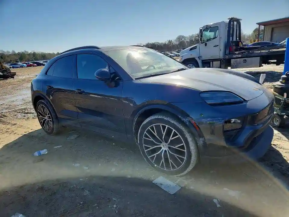 WP1AA2XA5SL002111 2025 PORSCHE MACAN 4-3