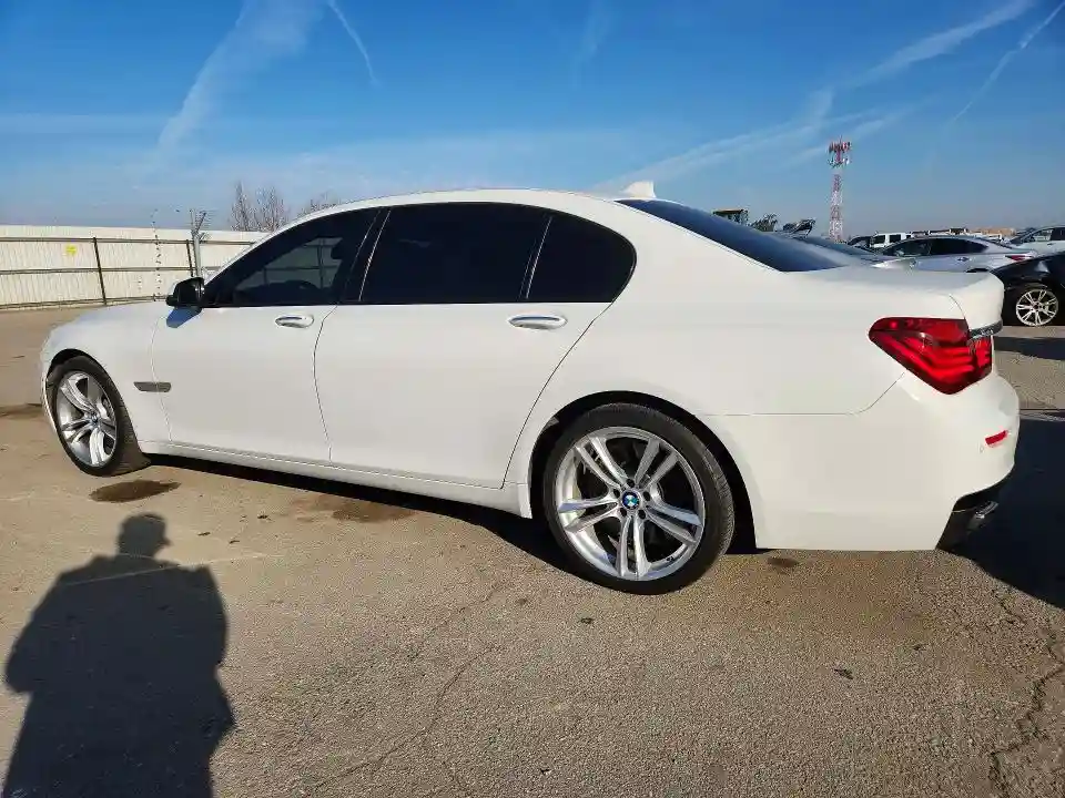 WBAYE8C59FD781903 2015 BMW 7 SERIES-1