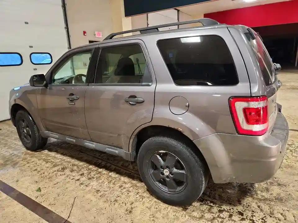 1FMCU9D71BKB35911 2011 FORD ESCAPE-1