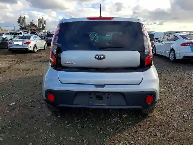 KNDJN2A28J7596016 2018 KIA SOUL-5