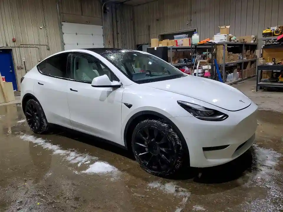 5YJYGDEE6MF071043 2021 TESLA MODEL Y-3