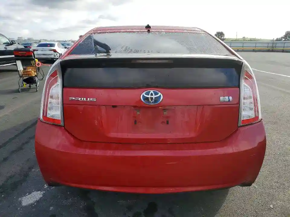 JTDKN3DU1F0469762 2015 TOYOTA PRIUS-5