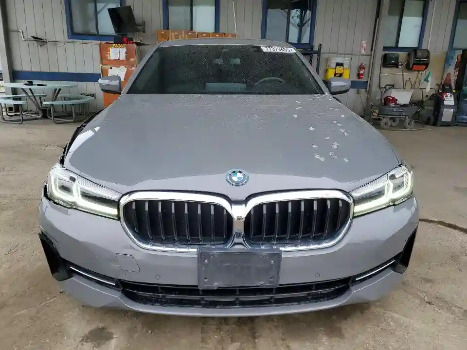 WBA13AG01NCJ96735 2022 BMW 5 SERIES-4