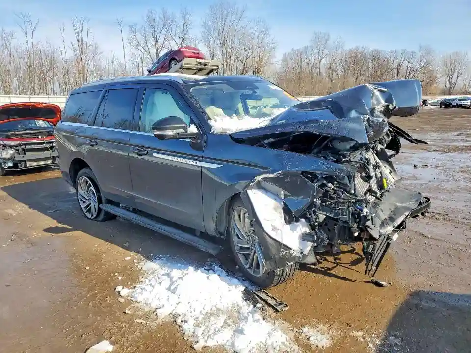 5LMJJ2LG8SEL11602 2025 LINCOLN NAVIGATOR-3